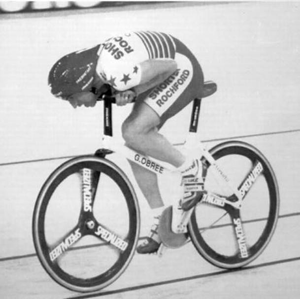 Stessa sorte per il record di Graeme Obree che nel 1993 ad Hamar, in Norvegia, percorre 51,596 km. L&#39;anno successivo a Bordeaux il britannico, sempre con una bici speciale, copre 52,713 km. (Ap)